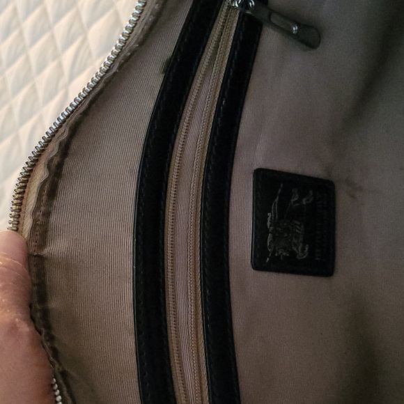 100% authentic Burberry shoulder bag fair condition. Many years left. - Picture 15 of 17